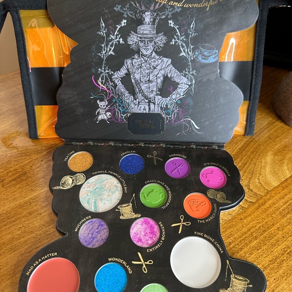 Kendall & Kylie Black and Orange Makeup Bag with Alice in Wonderland Palette - Picture 4 of 5